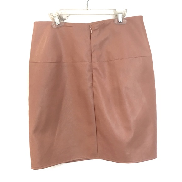[MISSGUIDED] Vegan leather mini skirt size 8 - Picture 2 of 5